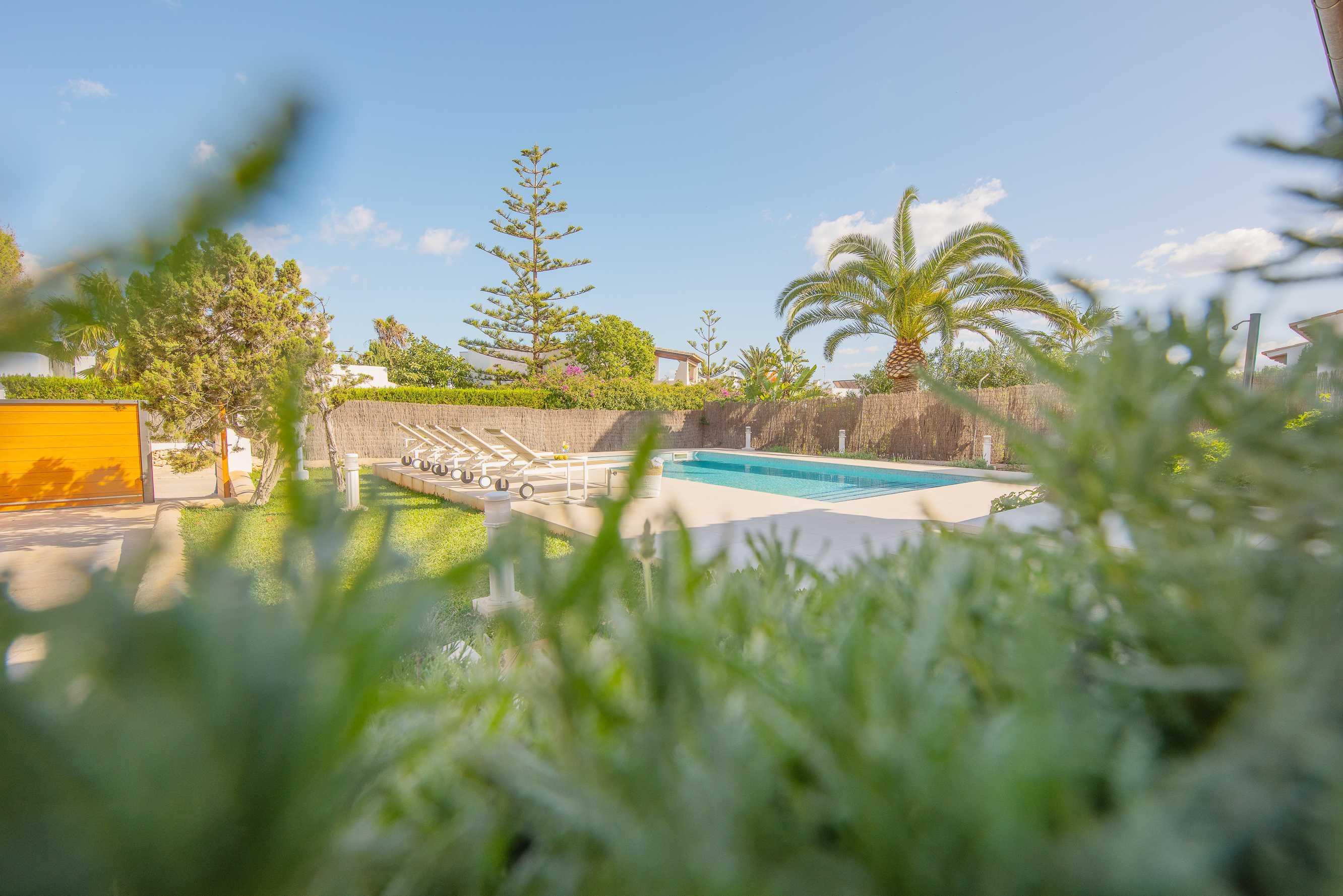 Villa Menorca - Moderne, ruime en rustig gelegen. villa in Cala D Or, Spanje voor 8 personen foto 13