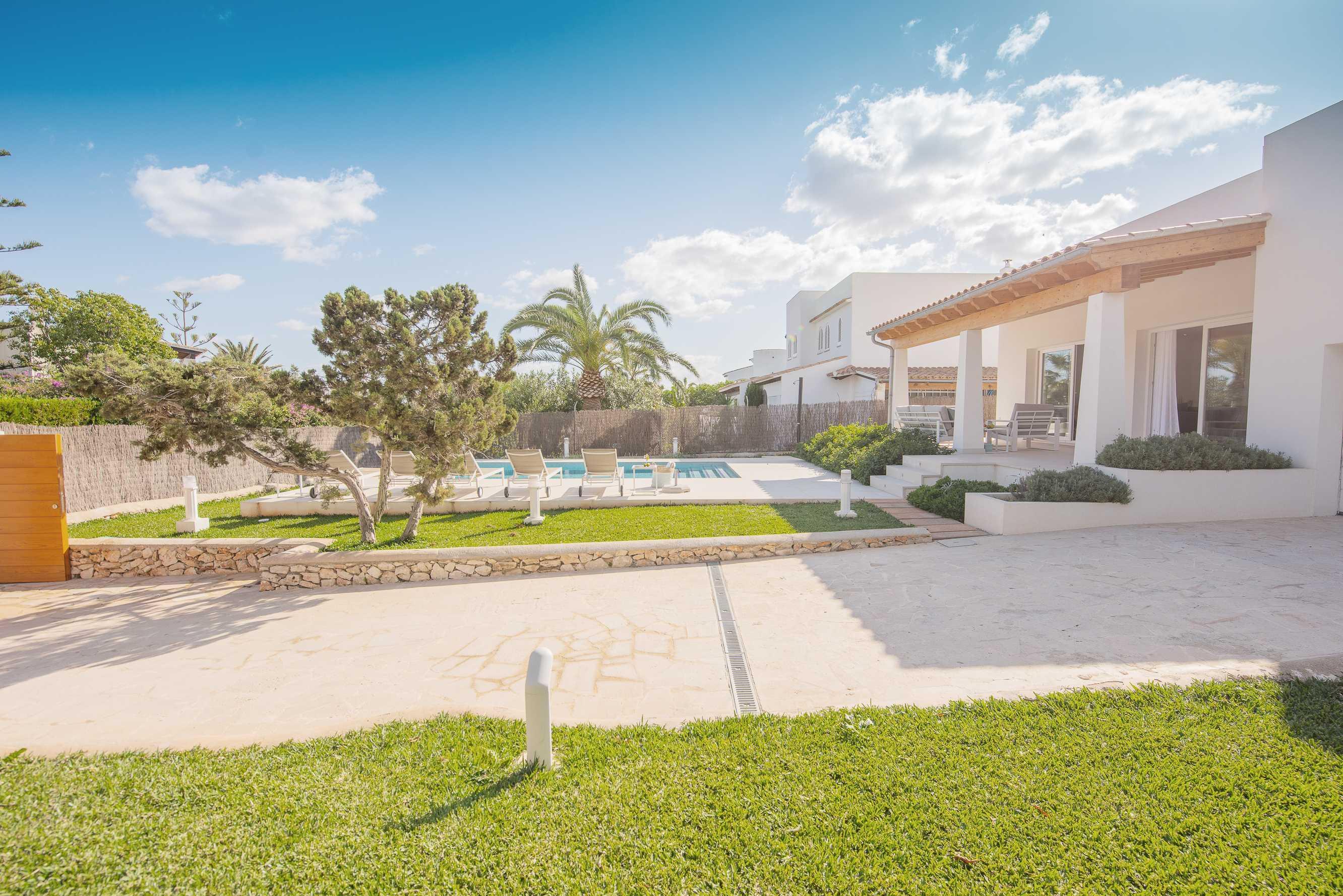 Villa Menorca - Moderne, ruime en rustig gelegen. villa in Cala D Or, Spanje voor 8 personen foto 3