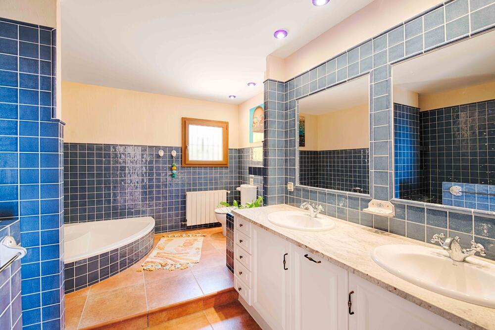 CV115 - Villa Tres Olivos Villa met 4 slaapkamers met airconditioning, drie in Begur, Spanje voor 8 personen foto 37