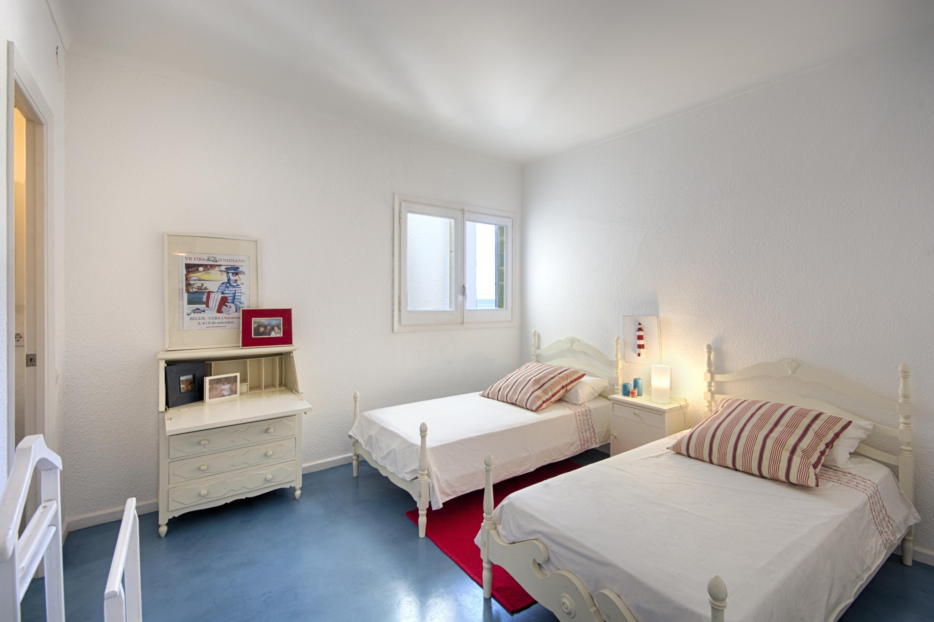 200 - Sa Riera Penthouse Een eerstelijns penthouse aan het strand van Sa Riera in Begur, Spanje voor 6 personen foto 22