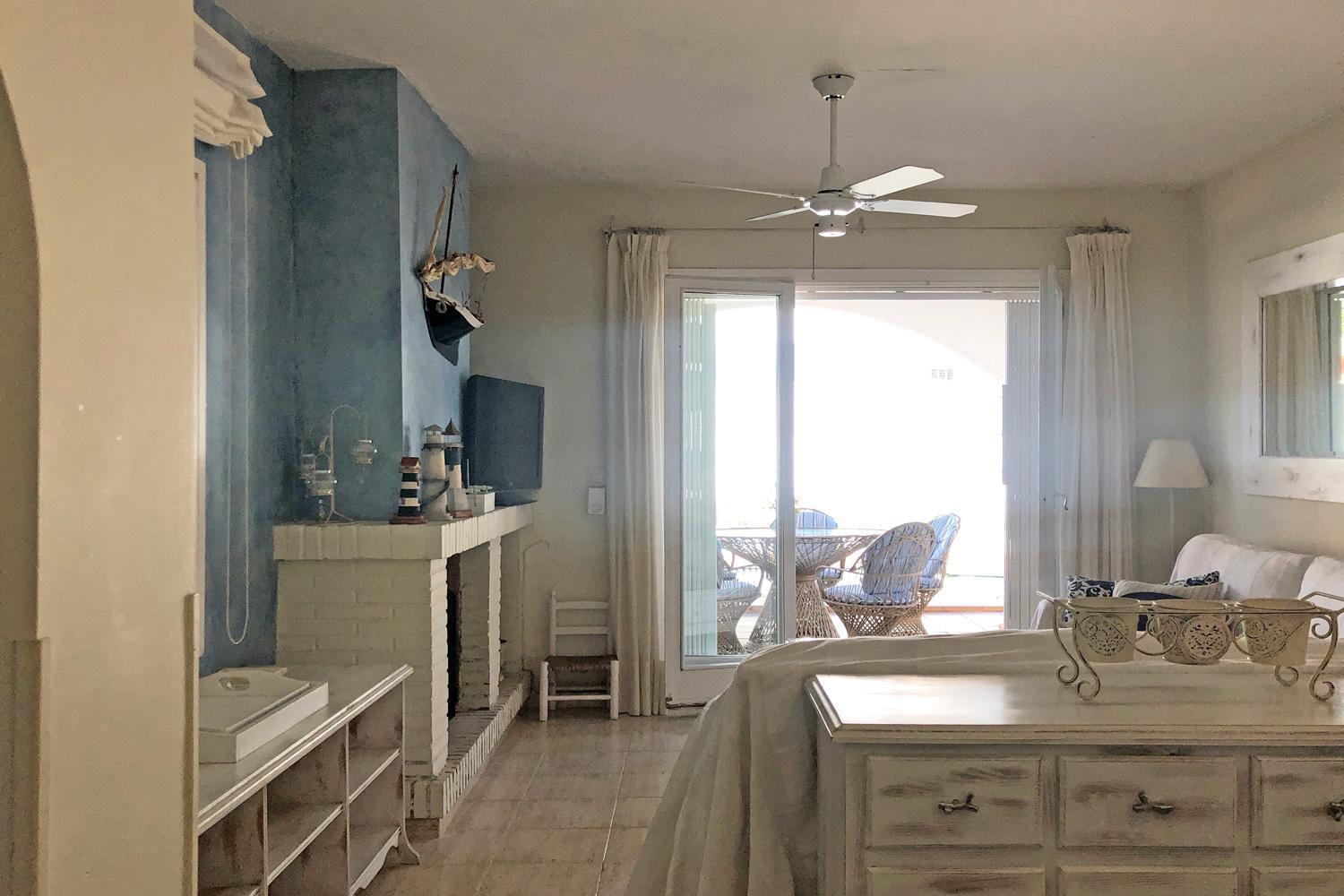 Villa Riells in L'Escala op loopafstand van het strand in Spanje voor 9 personen foto 10