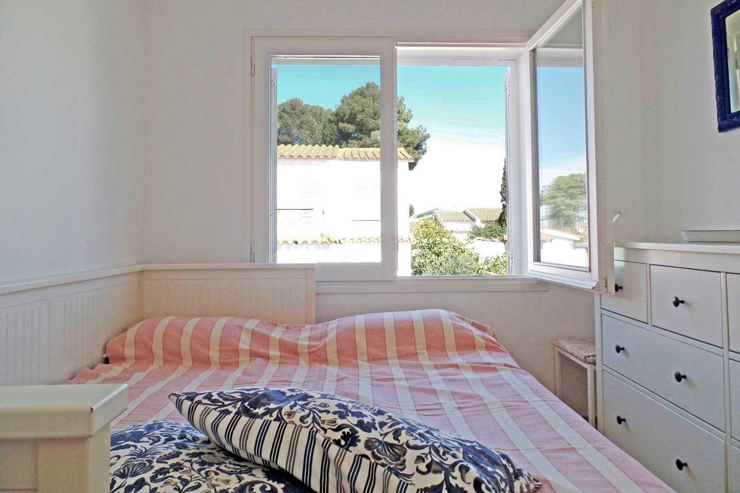 Villa Riells in L'Escala op loopafstand van het strand in Spanje voor 9 personen foto 20
