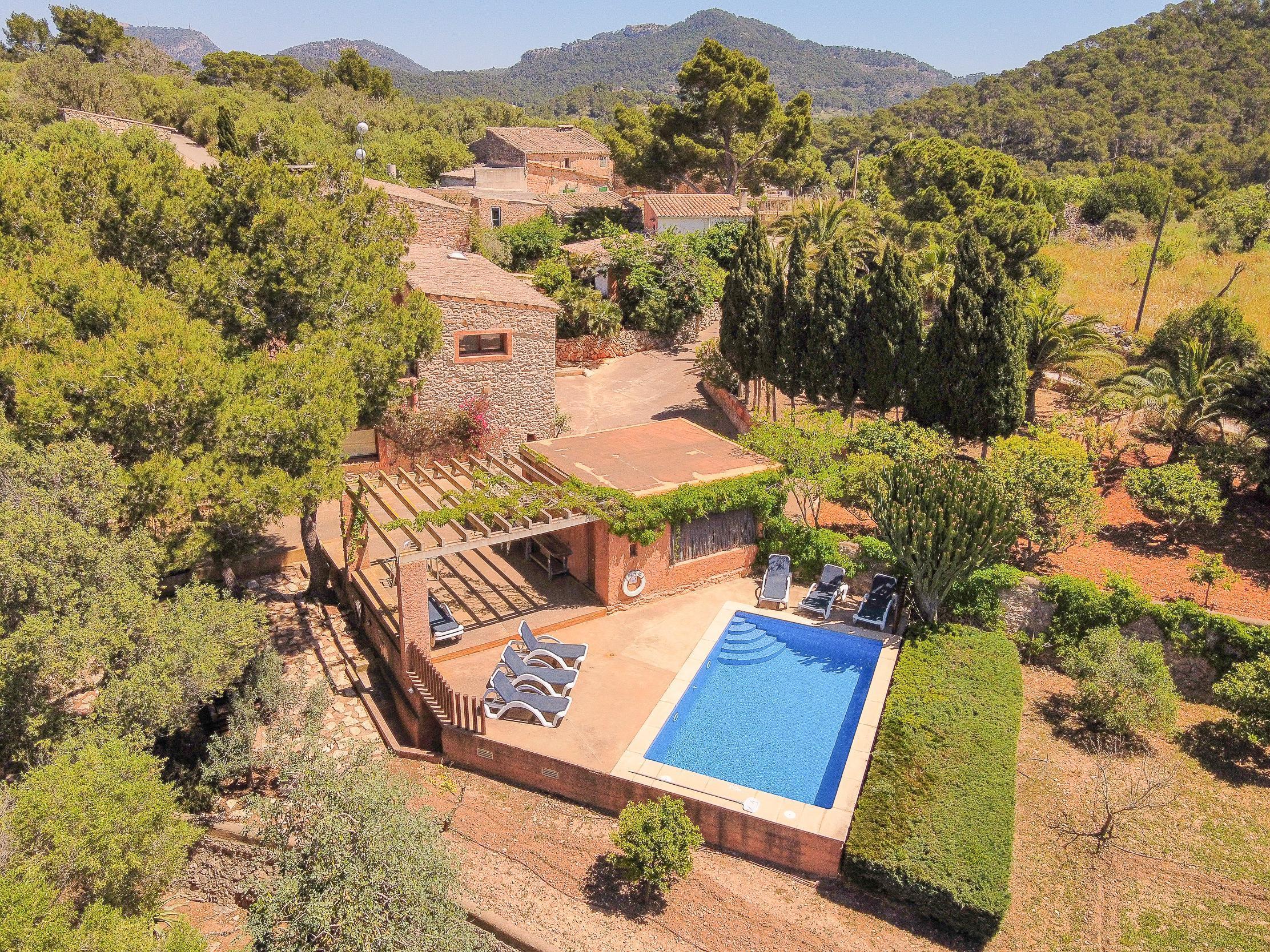 Casa Es Carritxo - Rustig gelegen finca met zwembad aan de oostkant in Cala D Or, Spanje voor 9 personen foto 3