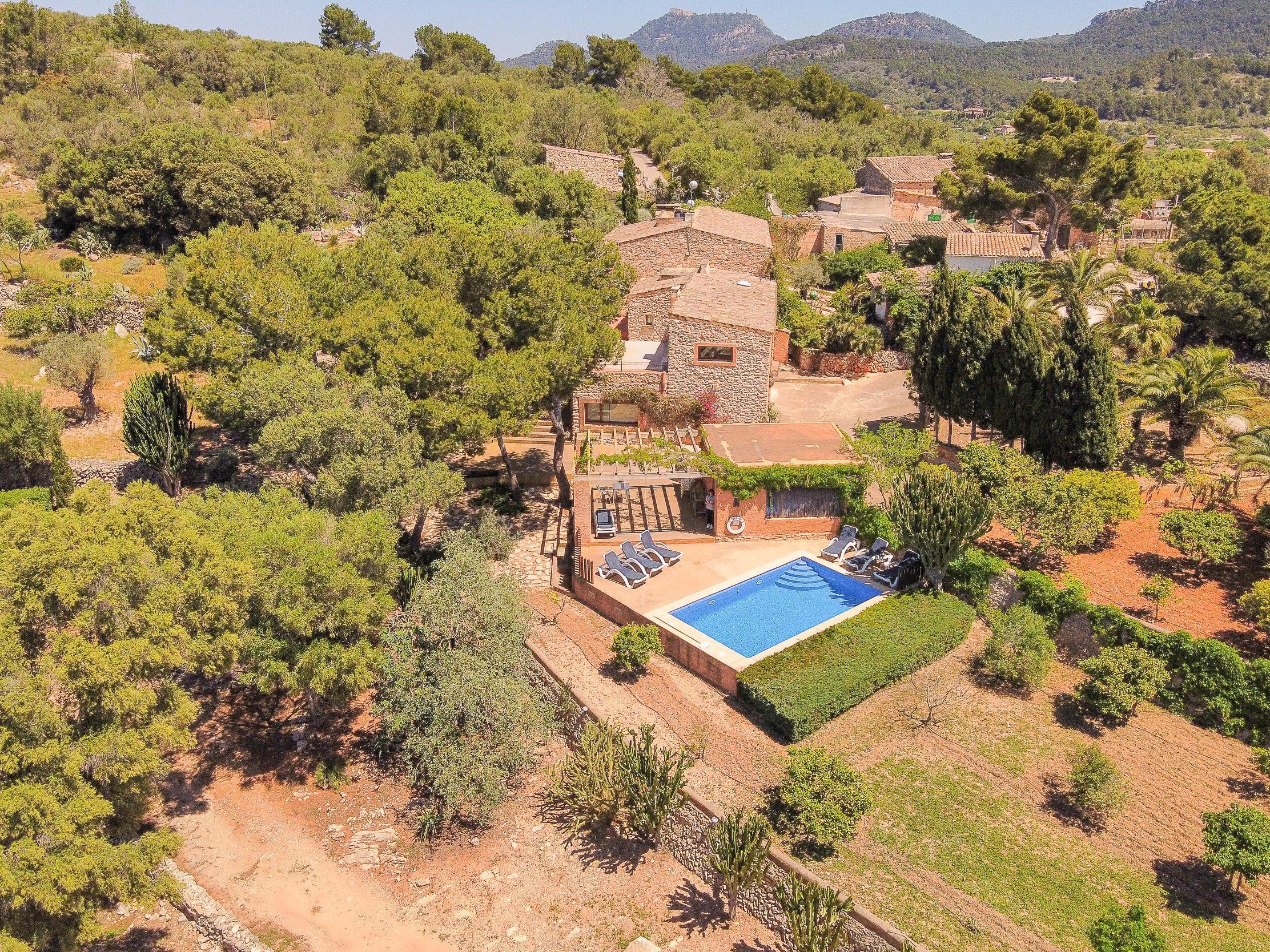 Casa Es Carritxo - Rustig gelegen finca met zwembad aan de oostkant in Cala D Or, Spanje voor 9 personen foto 4