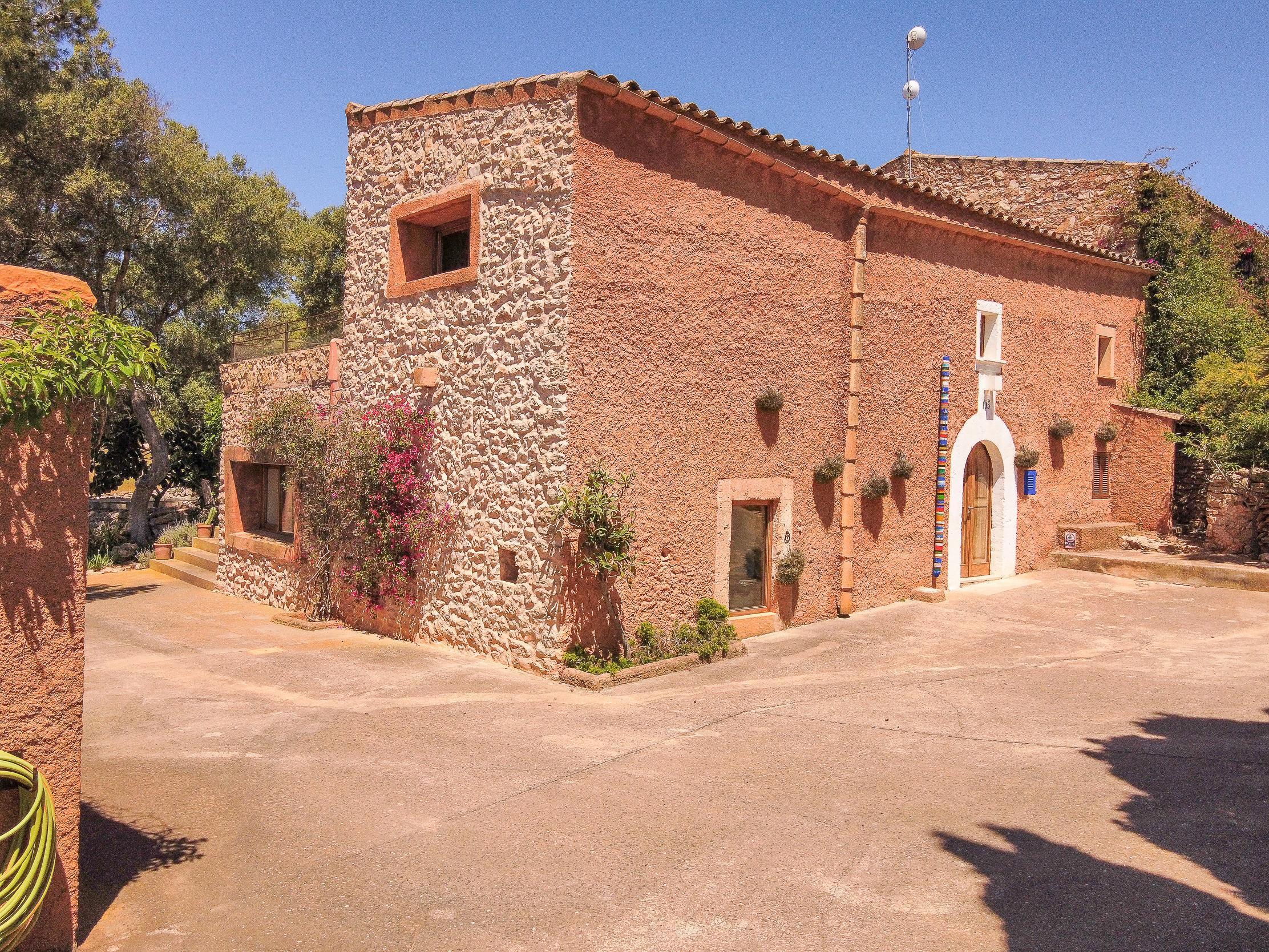 Casa Es Carritxo - Rustig gelegen finca met zwembad aan de oostkant in Cala D Or, Spanje voor 9 personen foto 6