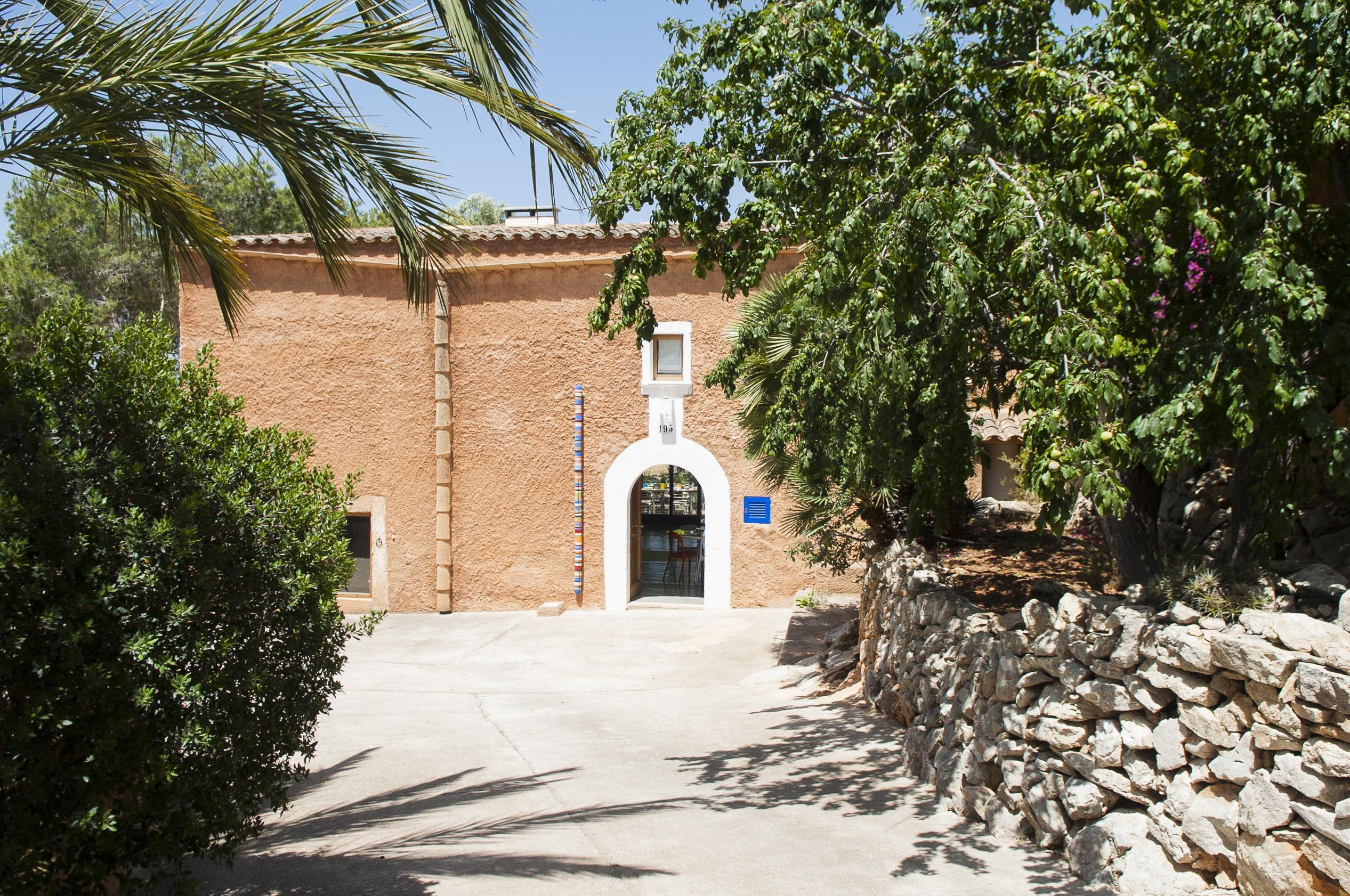 Casa Es Carritxo - Rustig gelegen finca met zwembad aan de oostkant in Cala D Or, Spanje voor 9 personen foto 9