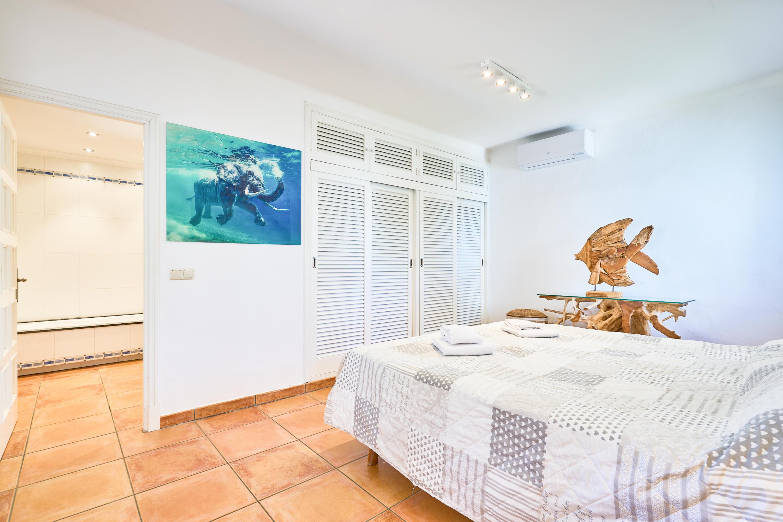 Villa Cala Llonga - Heerlijke villa met privé zwembad, op 500 meter in Cala D Or, Spanje voor 6 personen foto 23
