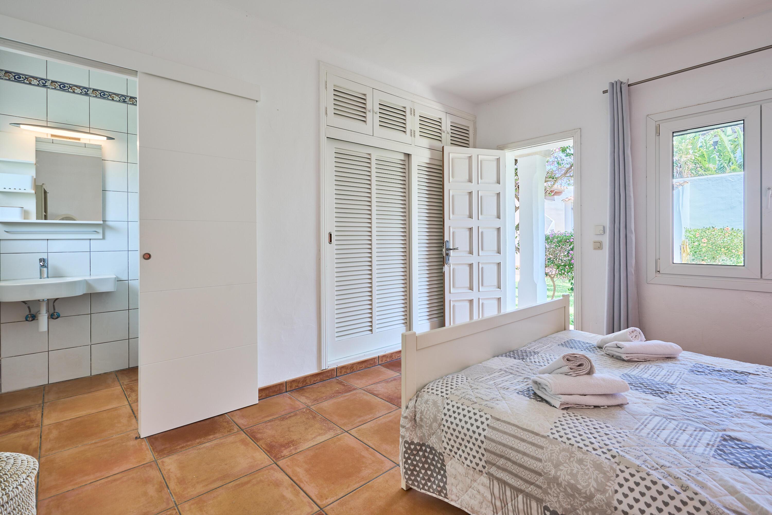 Villa Cala Llonga - Heerlijke villa met privé zwembad, op 500 meter in Cala D Or, Spanje voor 6 personen foto 27