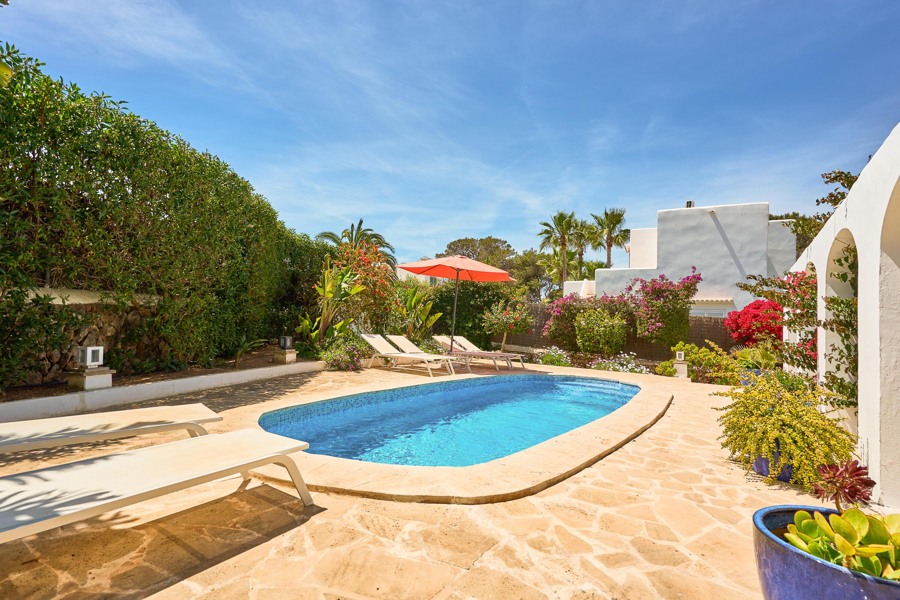 Villa Cala Llonga - Heerlijke villa met privé zwembad, op 500 meter in Cala D Or, Spanje voor 6 personen foto 2