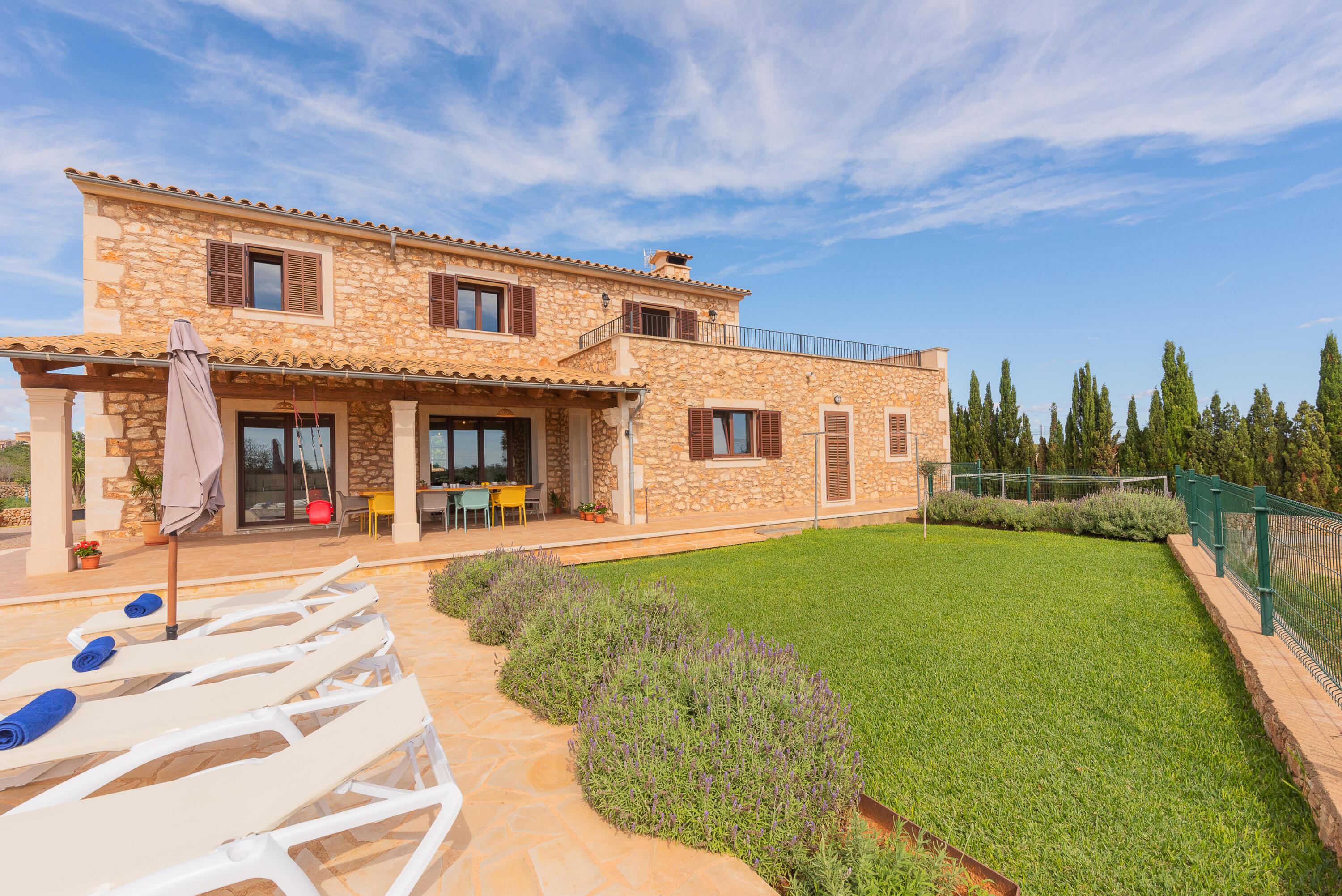Kindvriendelijke villa op Mallorca en op korte afs in Calonge, Spanje voor 10 personen foto 4