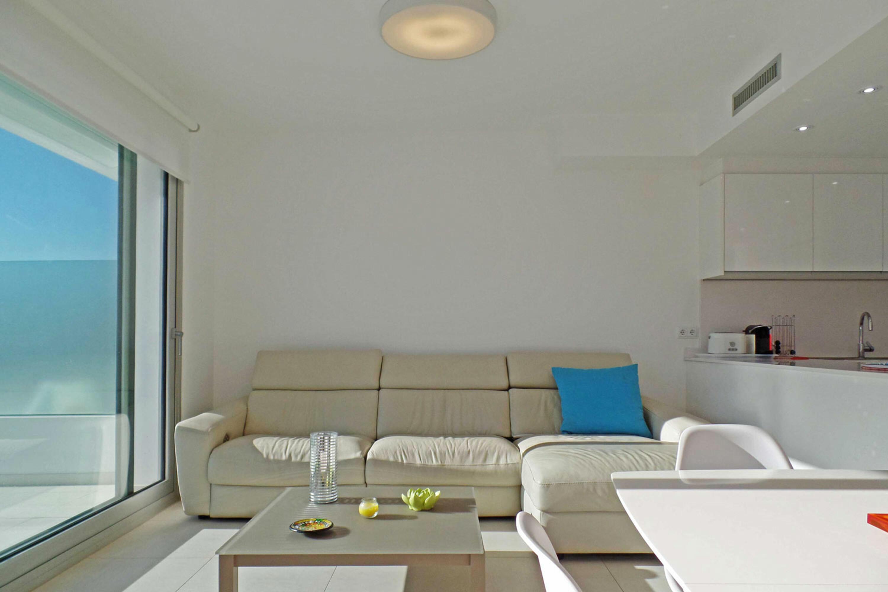 Luxe appartement direct aan het strand van Cala Montgó bij L'Escala in Spanje voor 6 personen foto 12