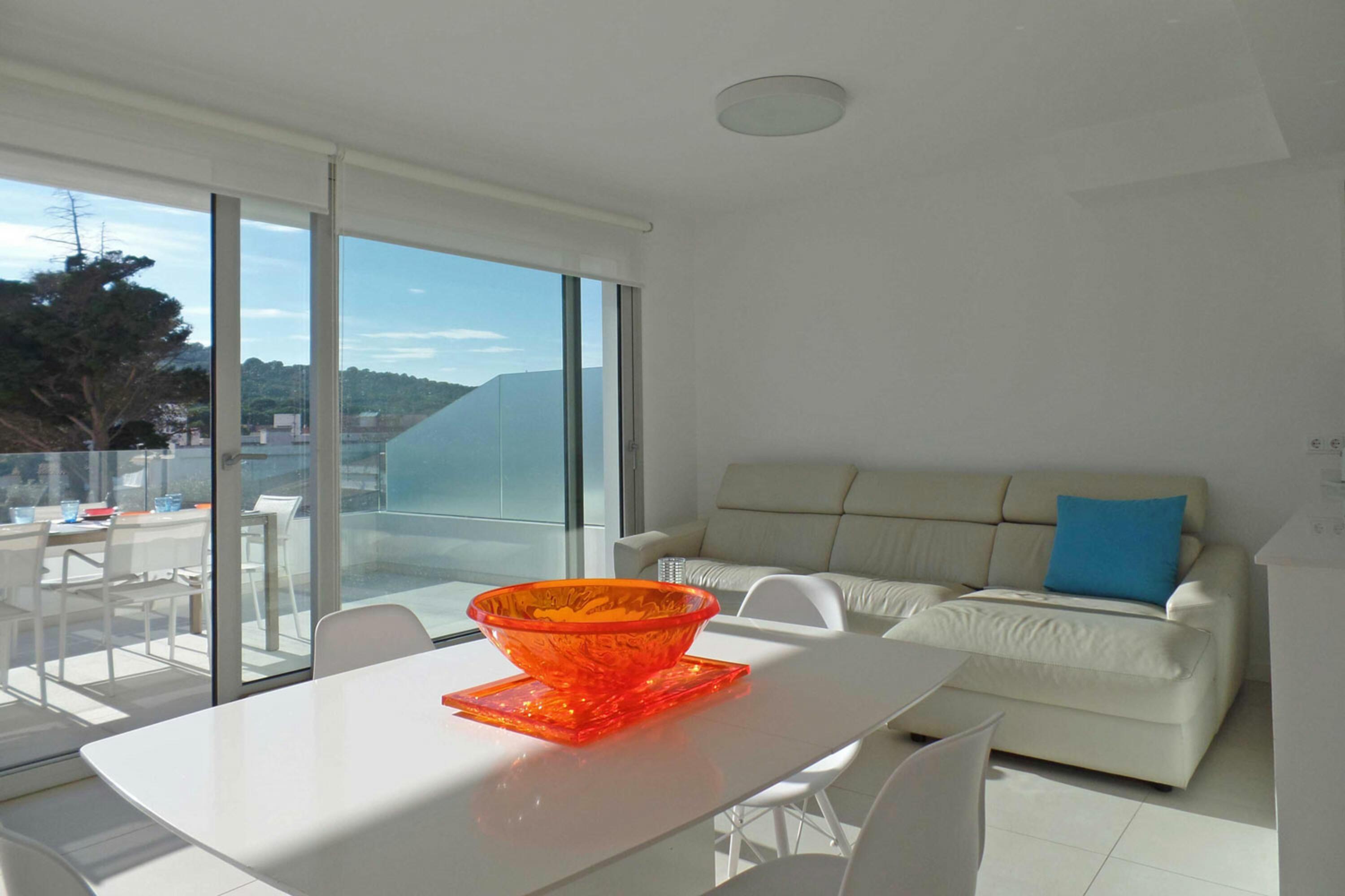 Luxe appartement direct aan het strand van Cala Montgó bij L'Escala in Spanje voor 6 personen foto 10