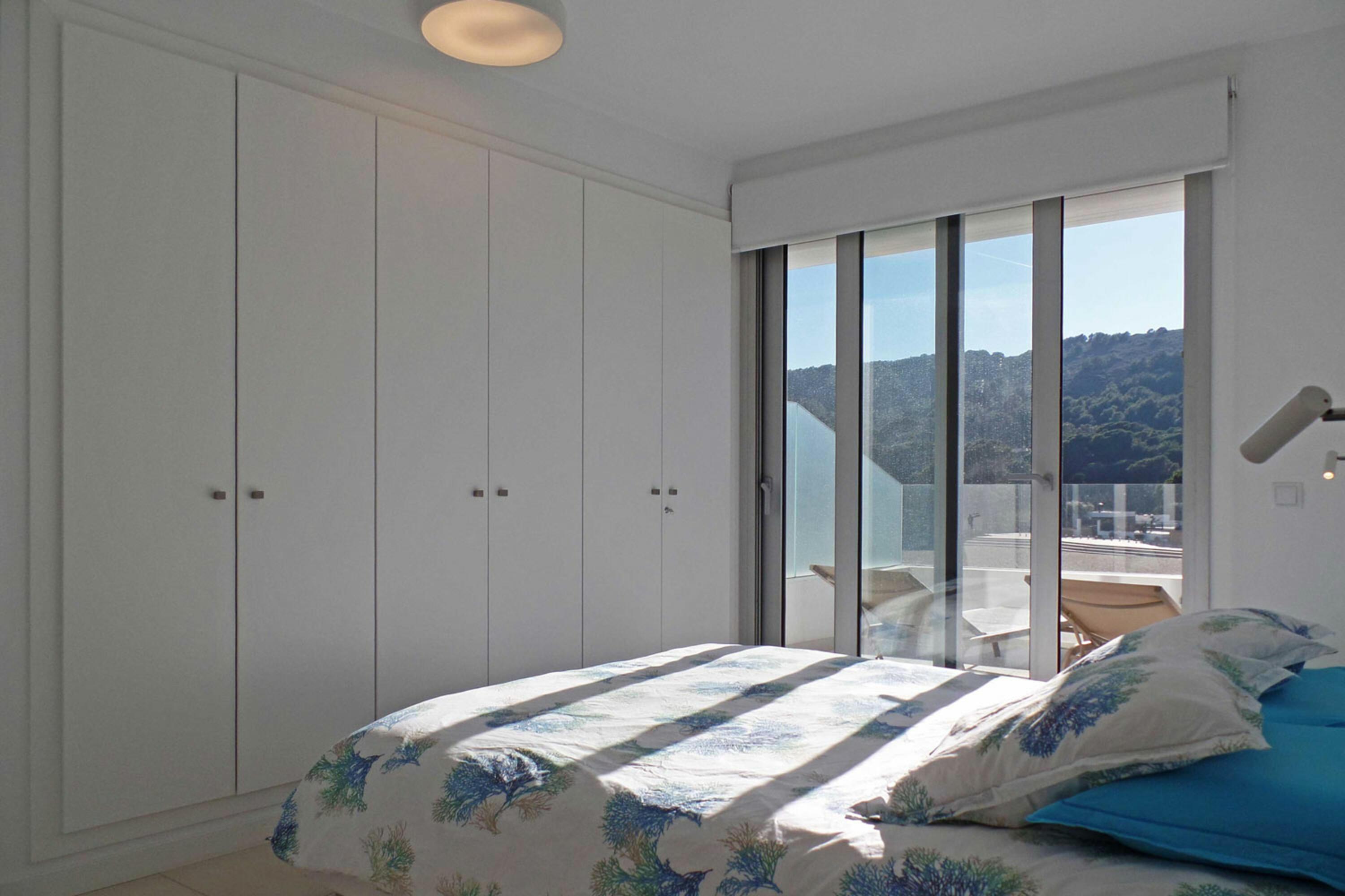 Luxe appartement direct aan het strand van Cala Montgó bij L'Escala in Spanje voor 6 personen foto 17