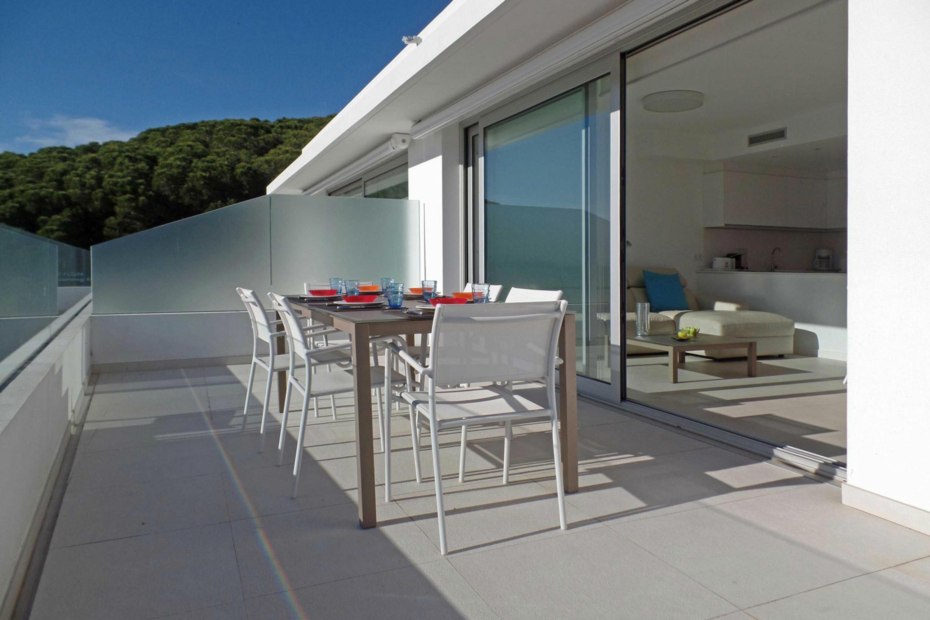 Luxe appartement direct aan het strand van Cala Montgó bij L'Escala in Spanje voor 6 personen foto 6