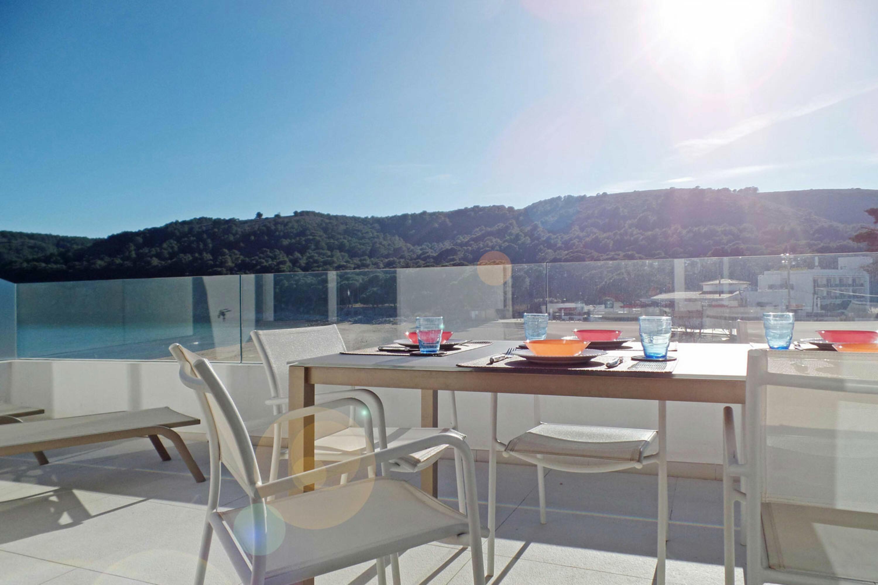 Luxe appartement direct aan het strand van Cala Montgó bij L'Escala in Spanje voor 6 personen foto 5
