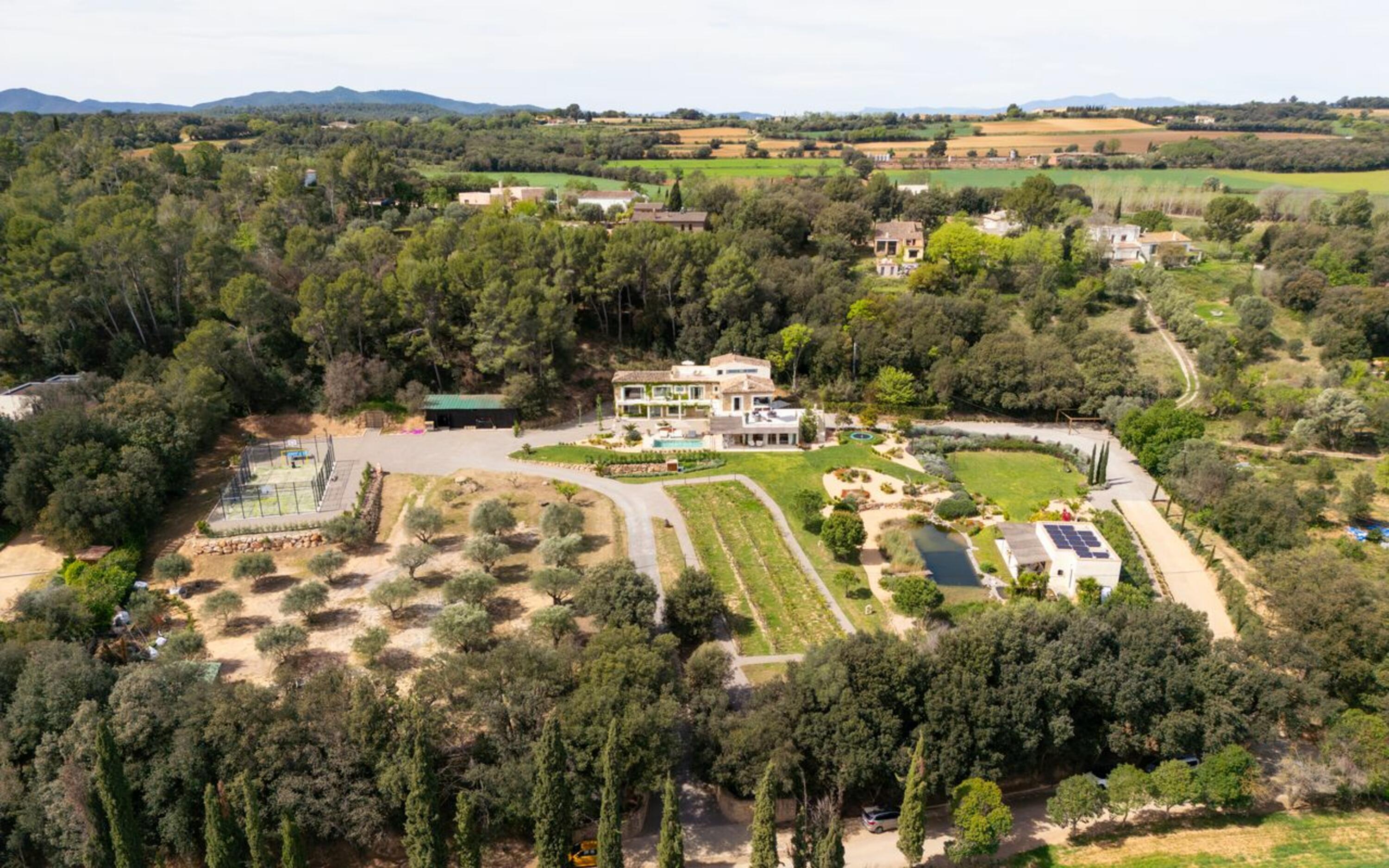 Zeer exclusieve Masia in het achterland van de Costa Brava. Met eig in Rupia, Spanje voor 14 personen foto 3