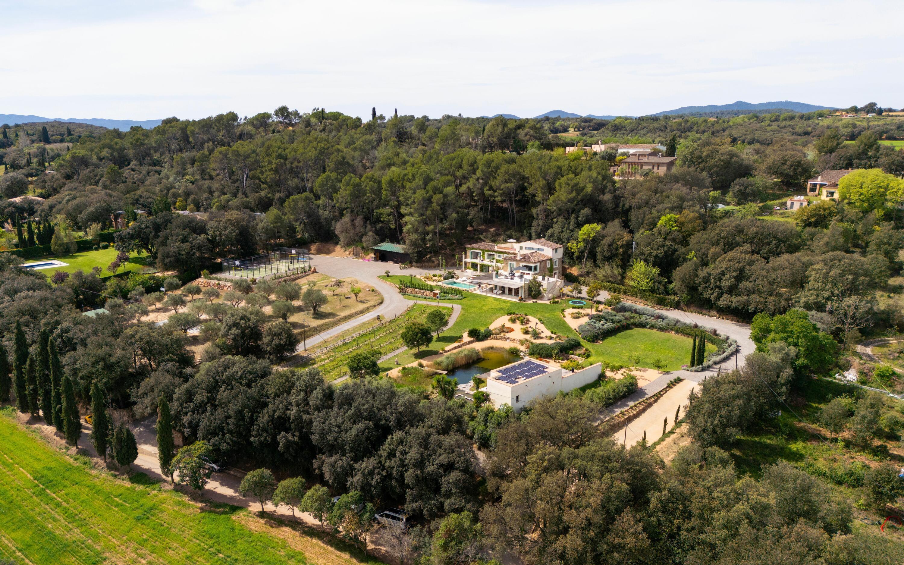 Zeer exclusieve Masia in het achterland van de Costa Brava. Met eig in Rupia, Spanje voor 14 personen foto 4