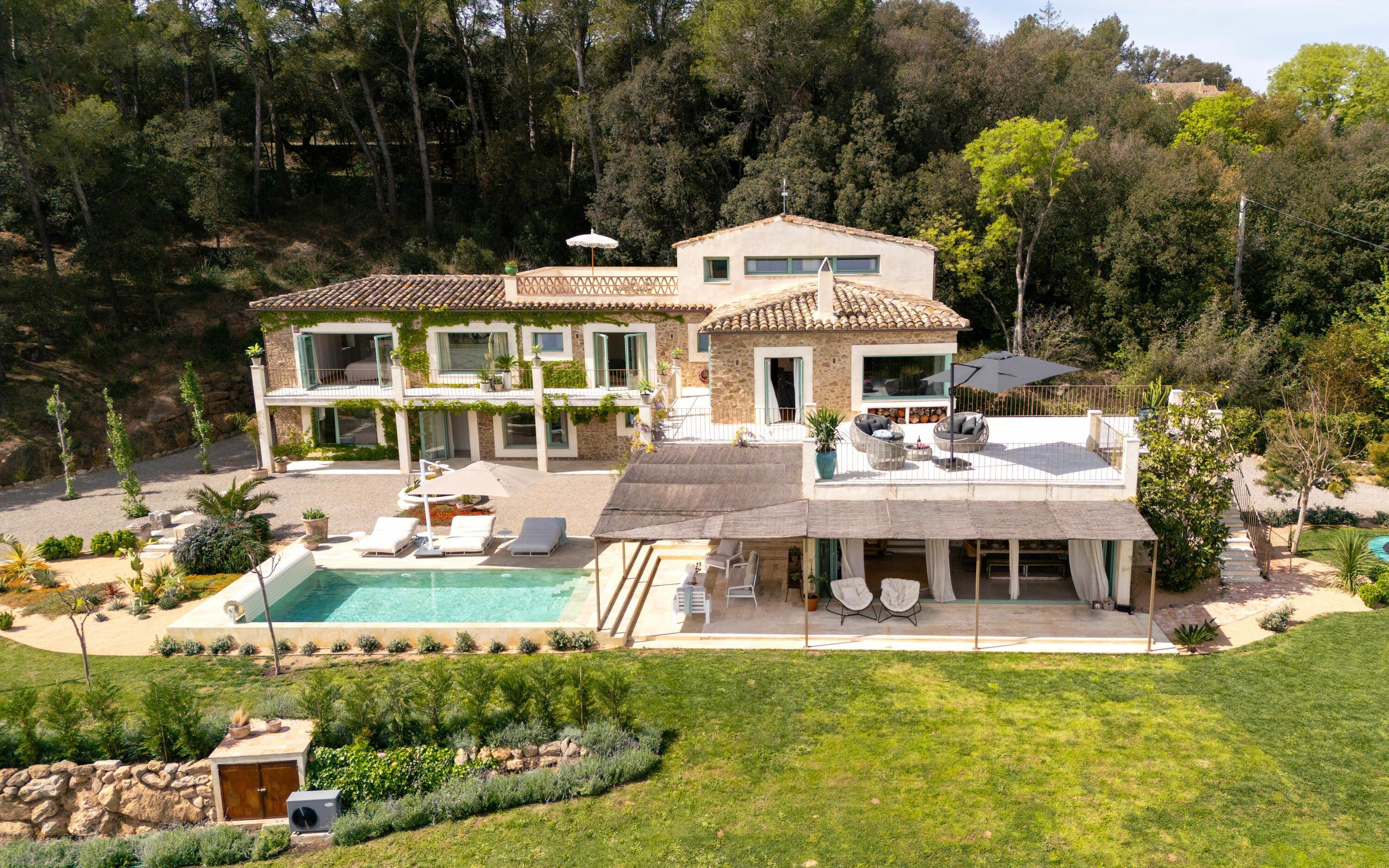Zeer exclusieve Masia in het achterland van de Costa Brava. Met eig in Rupia, Spanje voor 14 personen foto 2