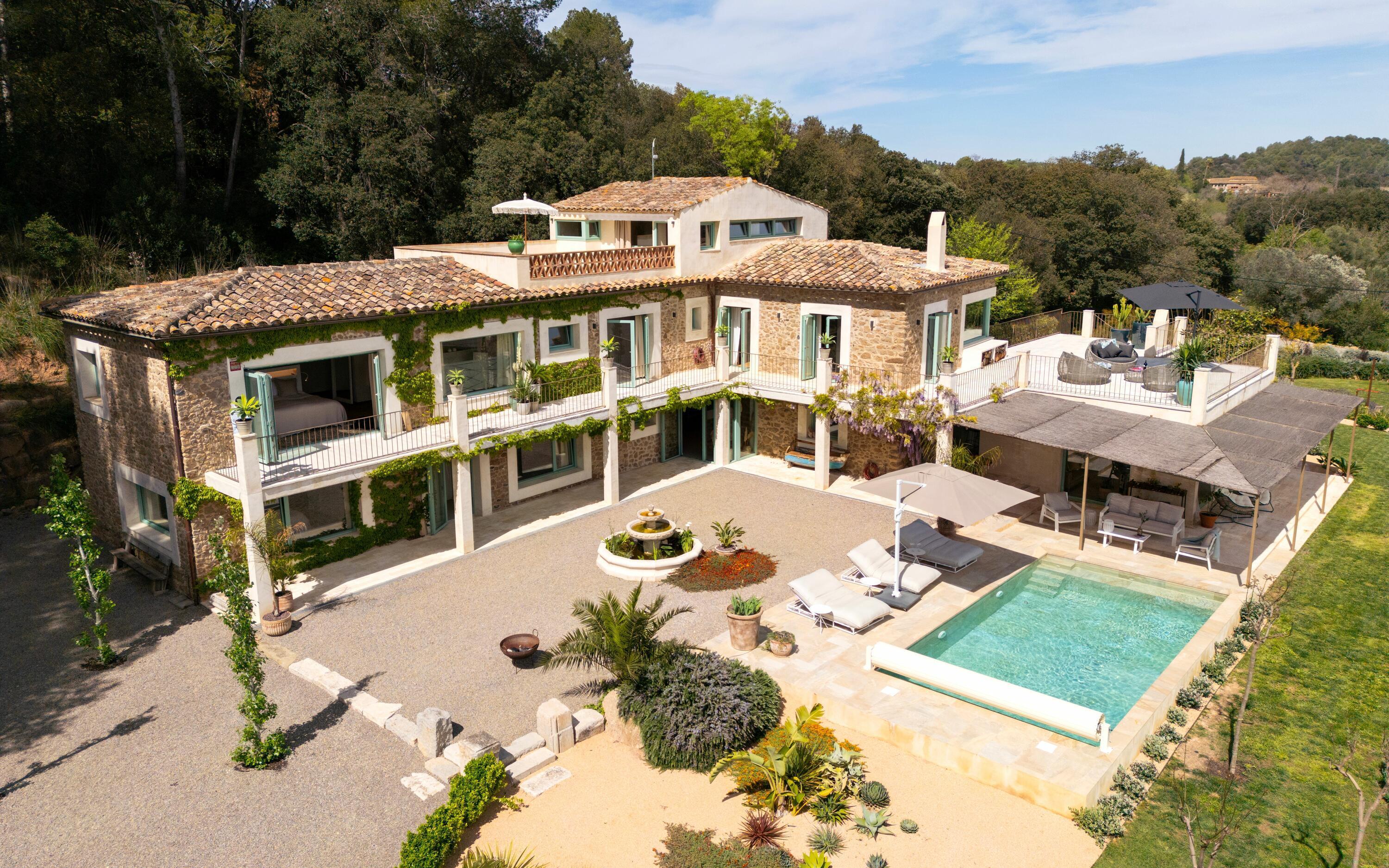 Zeer exclusieve Masia in het achterland van de Costa Brava. Met eig in Rupia, Spanje voor 14 personen foto 6