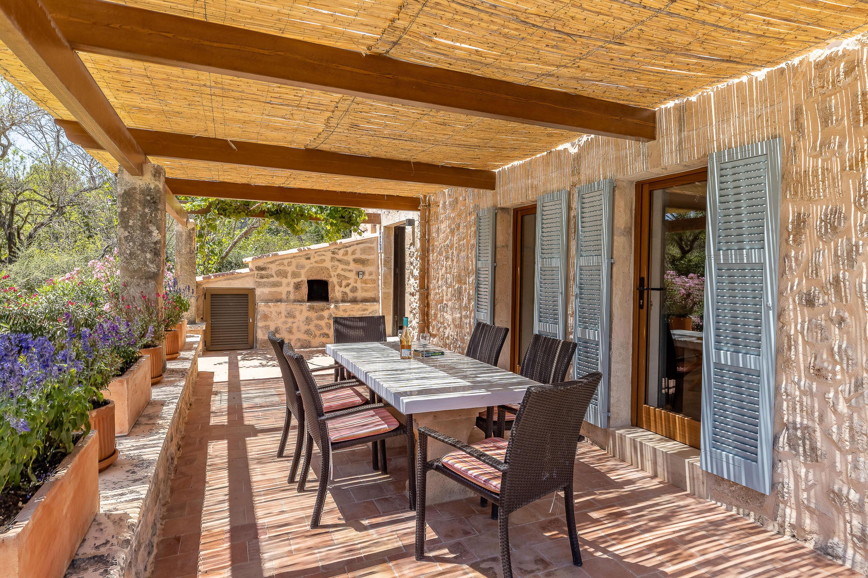 Villa Papa - Schitterend gemoderniseerde Villa in Pollenca, Spanje voor 6 personen foto 4