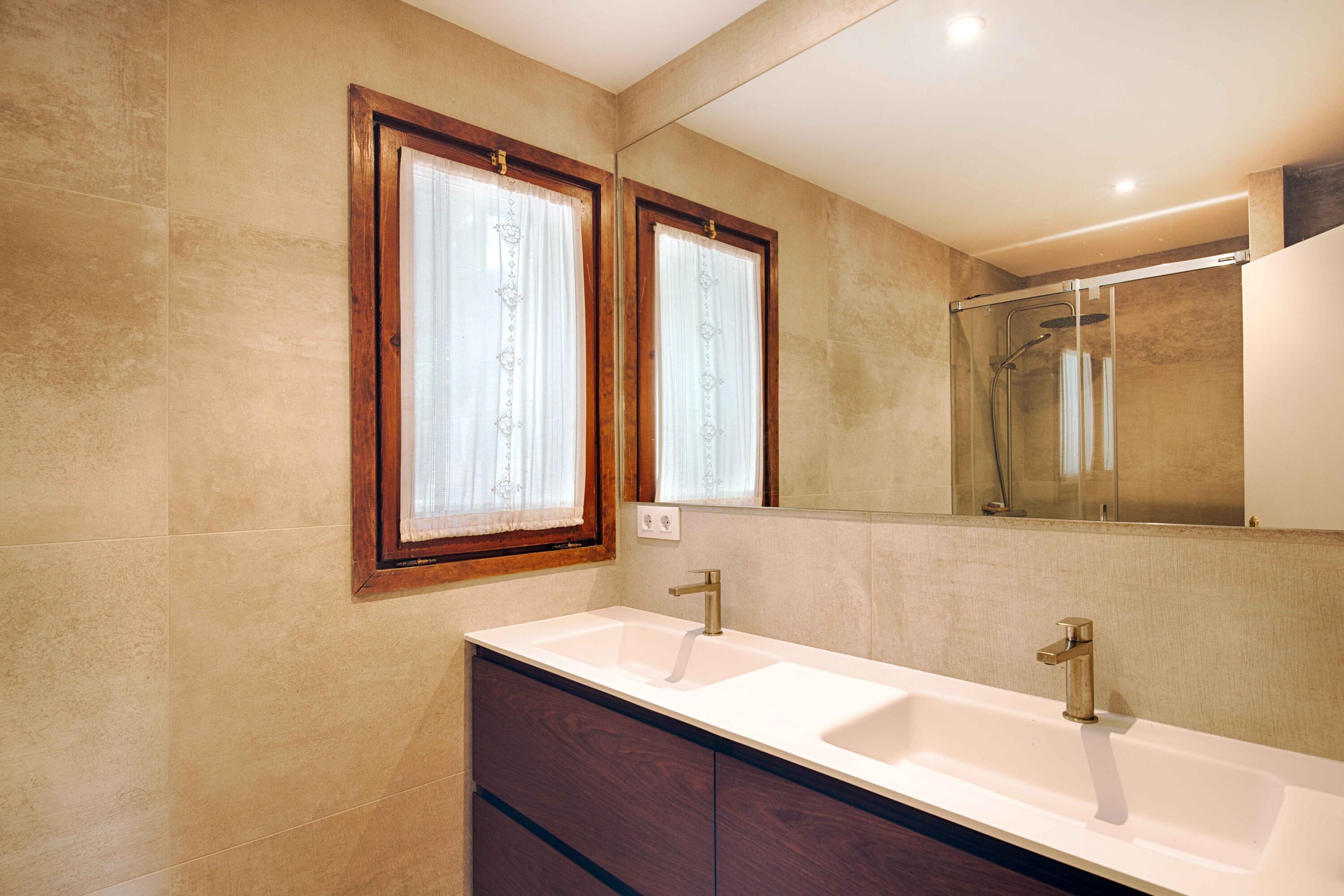 CV145 - Casa Romani Casa Romani is een heerlijk rustig gelegen vakantiewoning in Begur, Spanje voor 7 personen foto 28