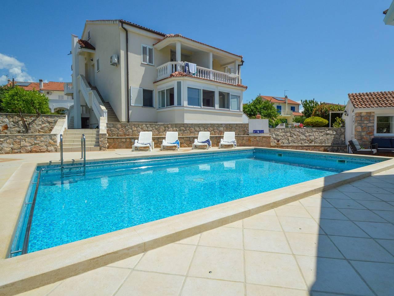 Vakantieappartement met zwembad en ligging bij een meer in Tribunj, Šibenik-Knin, Kroatië voor 4 personen foto 22