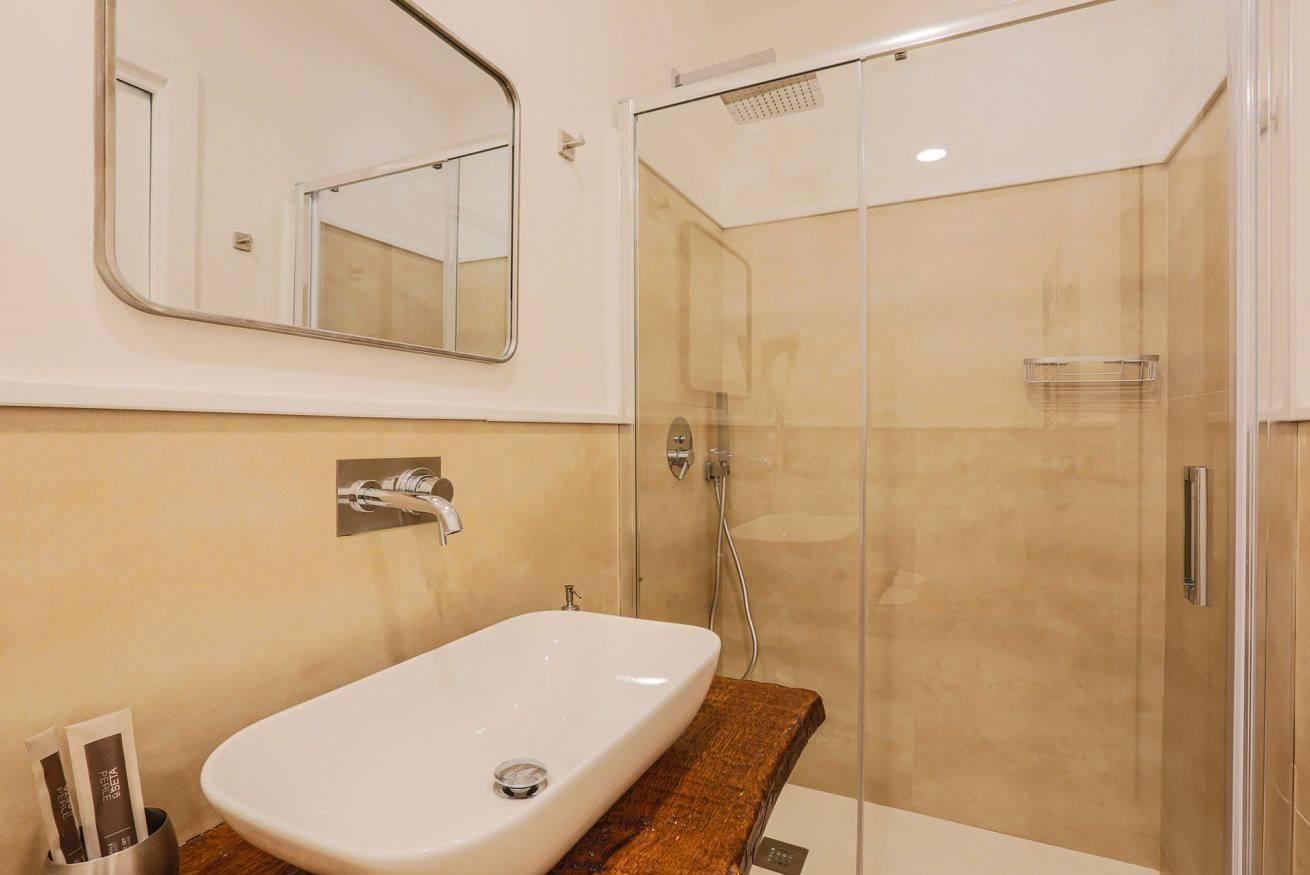 Modern & Elegant Suite in the heart of Sorrento in Spiaggia pubblica di Sorrento, Sorrento, Italië voor 3 personen foto 24