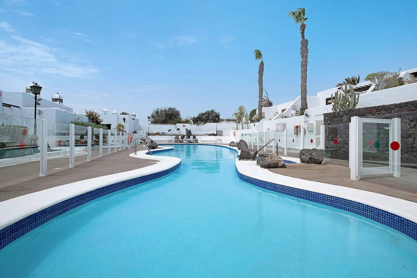 Appartement "Puerto Chico 8" met uitzicht op zee, gedeeld zwembad in Playa Blanca, Yaiza, Spanje voor 2 personen foto 20