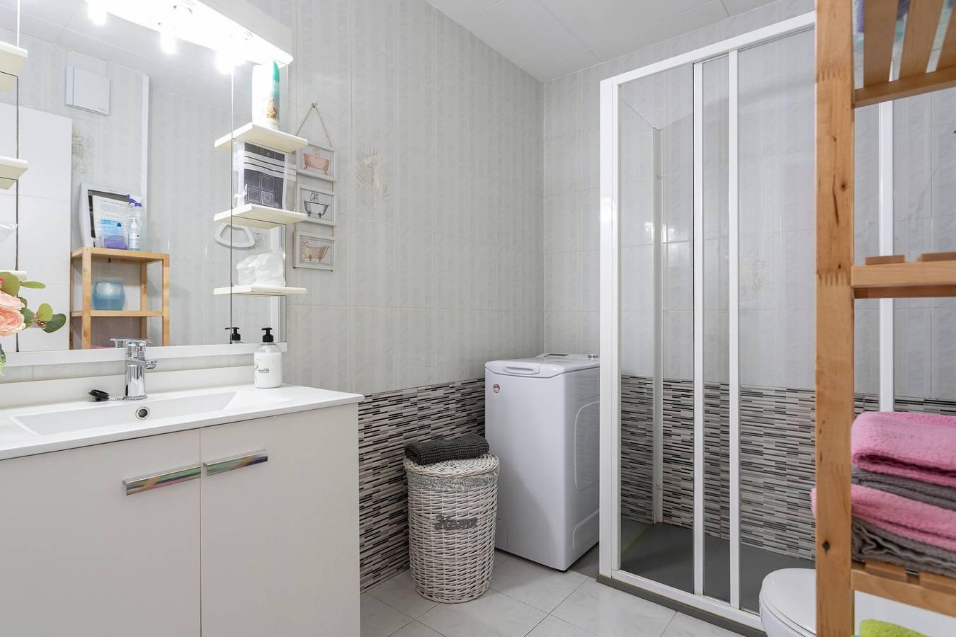 Vakantieappartement vlak bij het strand met zwembad, wifi, tuin in Els Pins Blanes, Blanes, Spanje voor 4 personen foto 19