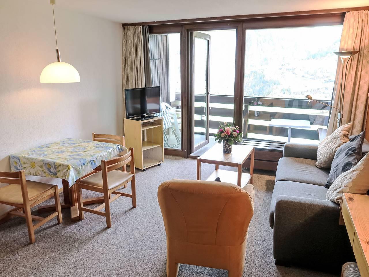 Vakantieappartement met binnenzwembad en zwembad in Disentis, Surselva, Zwitserland voor 2 personen foto 4