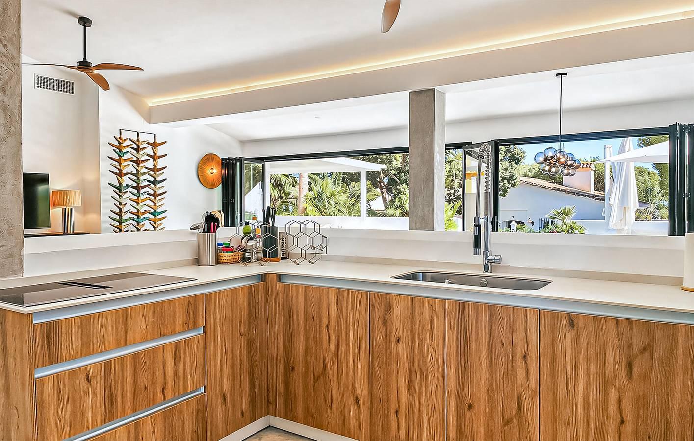 Modern appartement aan het strand met zwembad en WiFi in Sitio de Calahonda, Mijas, Spanje voor 12 personen foto 19