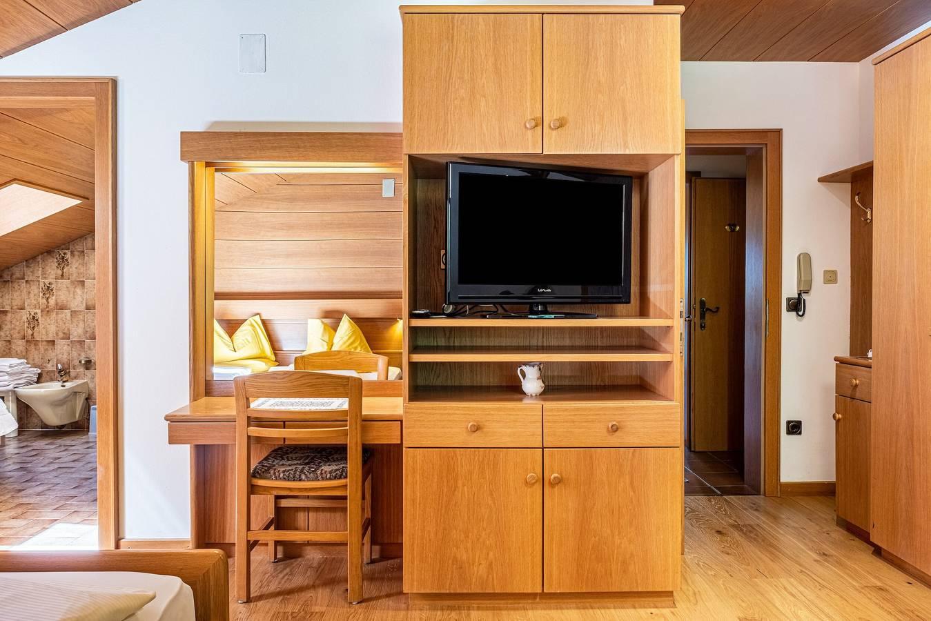 Appartement "Cesa Soramurat 5 6" met Uitzicht op de Bergen in Canazei, Dolomiti Superski, Italië voor 6 personen foto 22