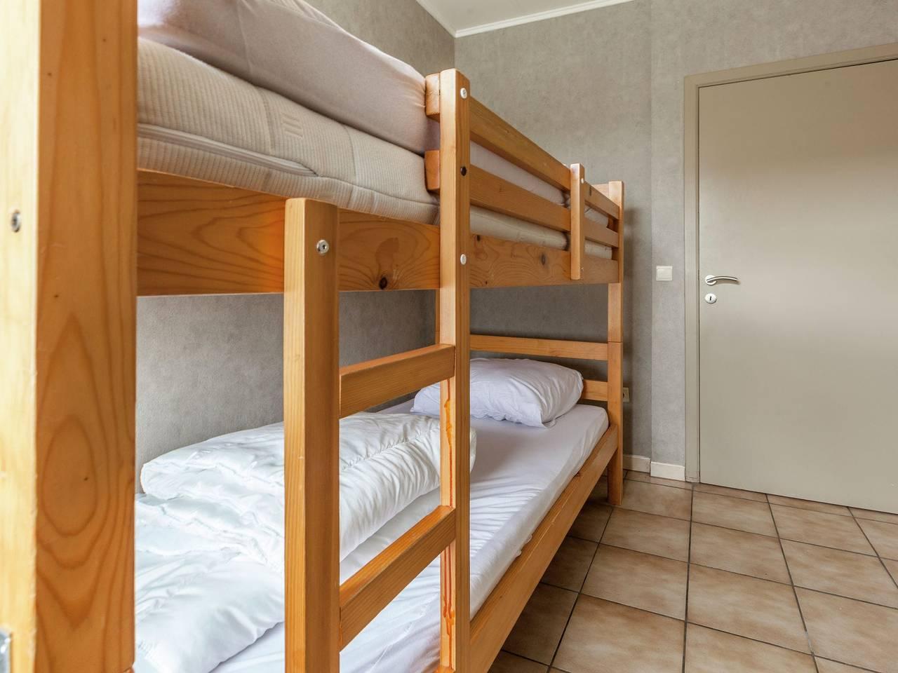 Landhuis in Kruiskerke bij bos en meer in Ruiselede, West-Vlaanderen, België voor 14 personen foto 21