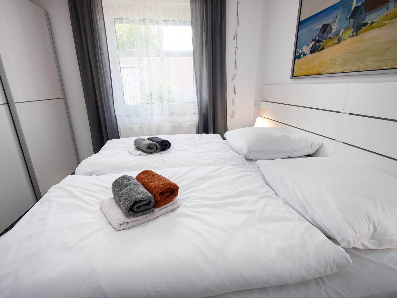 Muschelweg met 1 slaapkamer en binnenzwembad in Norddeich, Duitsland voor 2 personen foto 20