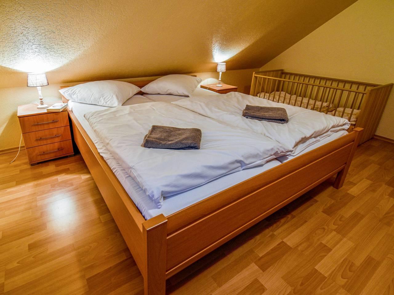 Tjalkstrasse met 1 slaapkamer en binnenzwembad in Norddeich, Duitsland voor 2 personen foto 13