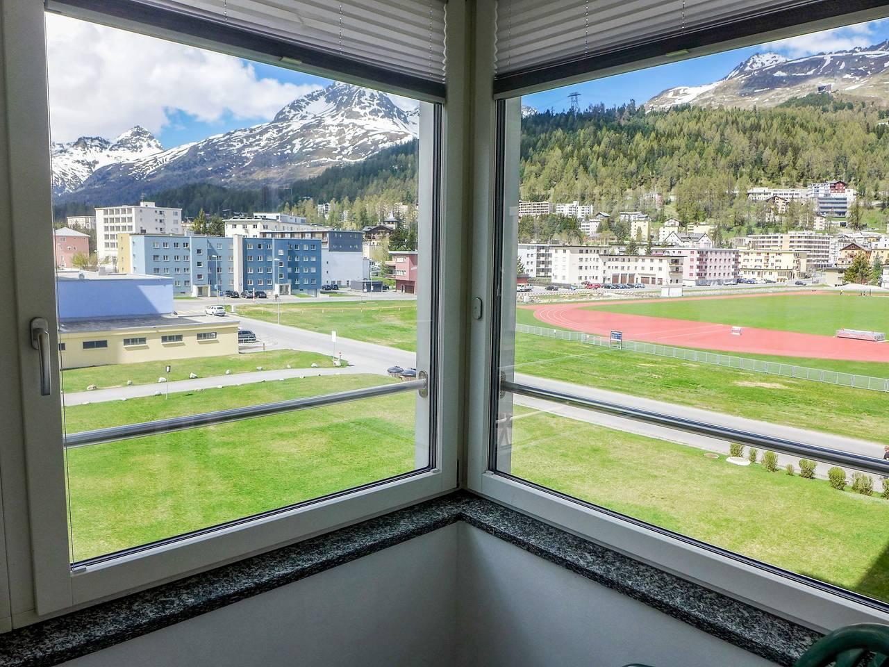 Chesa Ova Cotschna 305 in St. Moritz 3 Bad, Sankt Moritz, Zwitserland voor 4 personen foto 4