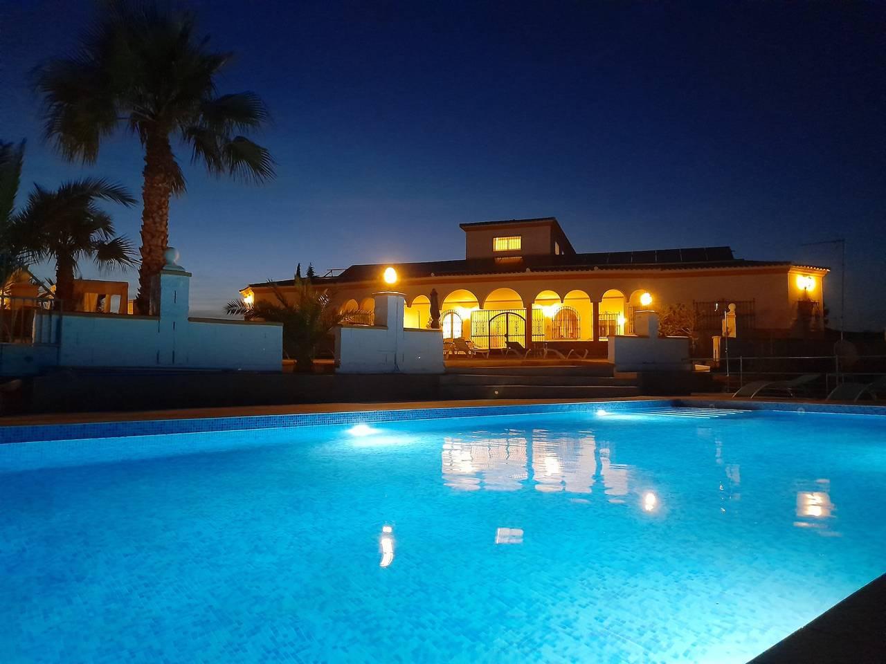 Vakantiehuis in Lora del Río, Spanje voor 14 personen foto 3
