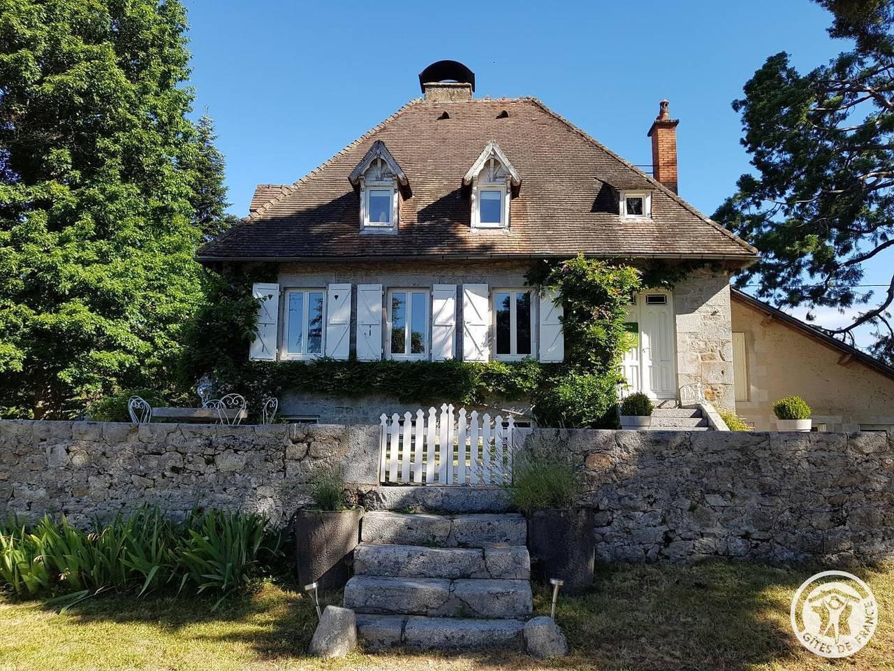 Vakantiehuis in Ussel vanaf 390€ per nacht