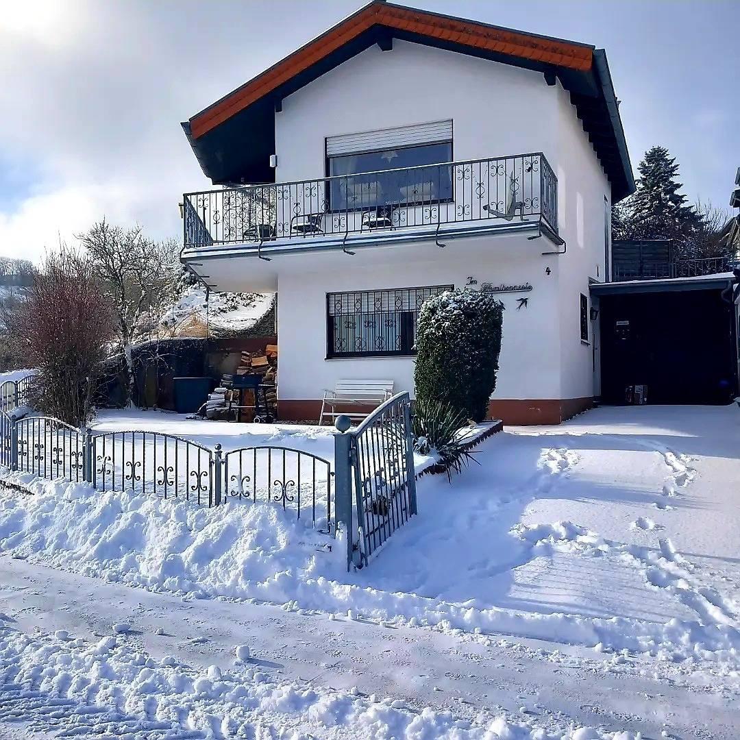 Vakantiehuis met balkon in Schalkenmehren, Vulkaan-Eifel, Duitsland voor 4 personen foto 23