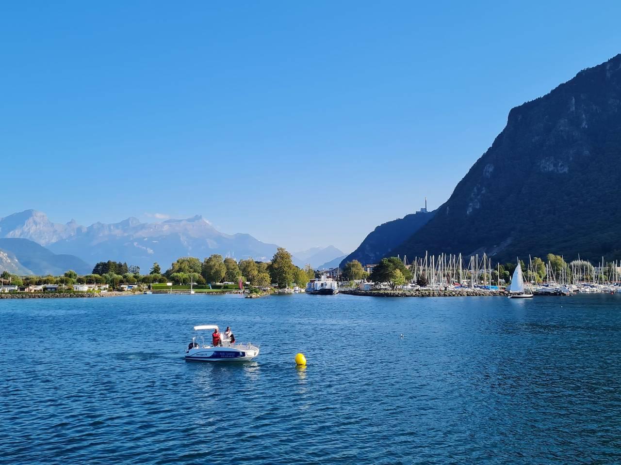 Vakantieappartement met binnenzwembad en zwembad in Les Evouettes, Port-Valais, Zwitserland voor 8 personen foto 23