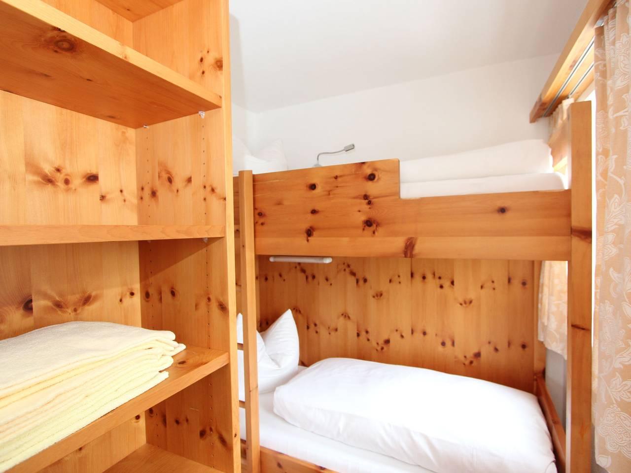 Vakantieappartement met 4 slaapkamers en terras in Tux Alps, Ried im Zillertal, Oostenrijk voor 8 personen foto 25