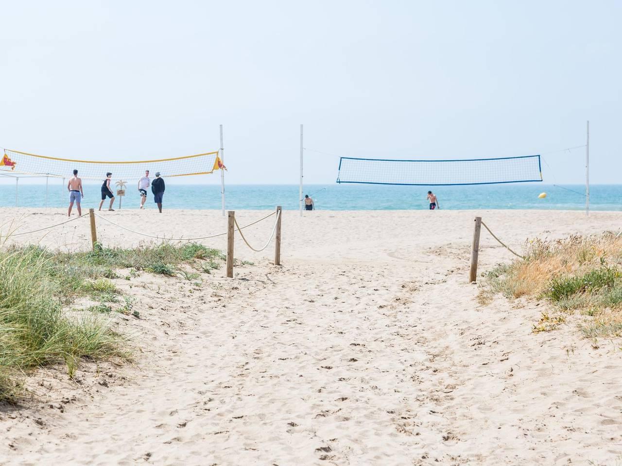 Zonnig en comfortabel appartement in Castelldefels, Baix Llobregat, Spanje voor 3 personen foto 22