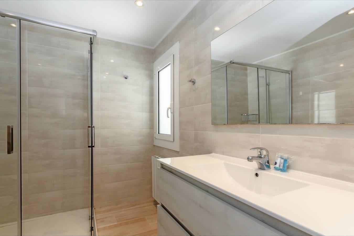 Gezellig nieuw appartement, strand 150m, internet in Central Lloret de Mar, Lloret de Mar, Spanje voor 6 personen foto 20