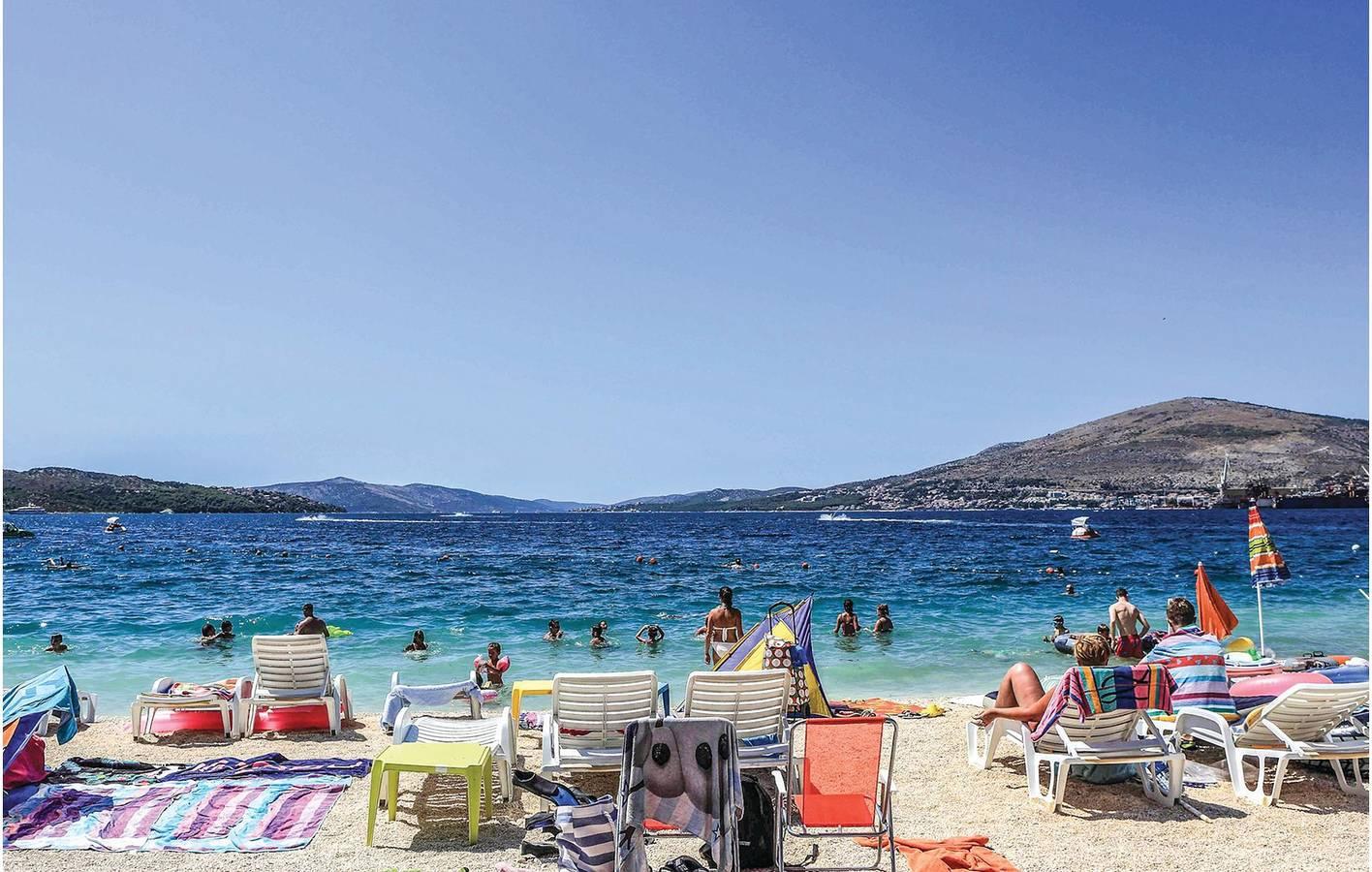 Appartement aan zee met zwembad, terras en wifi – op 800 meter in Okrug Gornji, Čiovo, Kroatië voor 6 personen foto 23