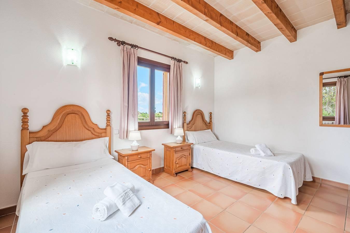 Rustige locatie met zwembad - Villa Can Jaume in Pollença, Kust van Mallorca, Spanje voor 6 personen foto 20