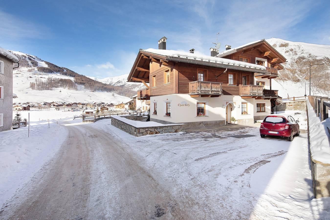 Chalet Betty Appartement Sgembro met Uitzicht op de Bergen in Livigno (Town), Livigno, Italië voor 4 personen foto 24