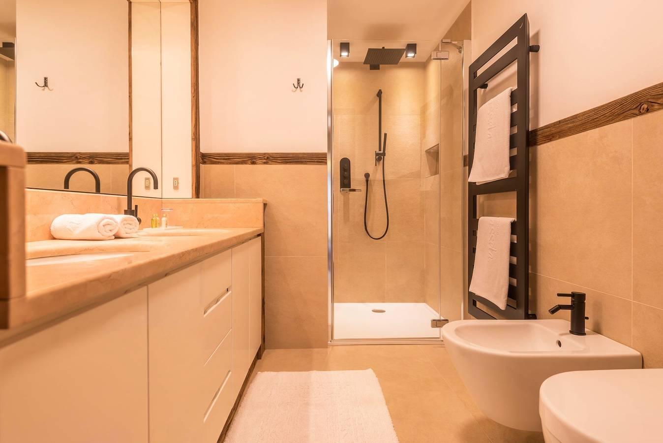 Appartement 'Cesa Sassela Tirol' met Bergzicht, Sauna, Zwembad in Ortisei, Dolomiti Superski, Italië voor 5 personen foto 22