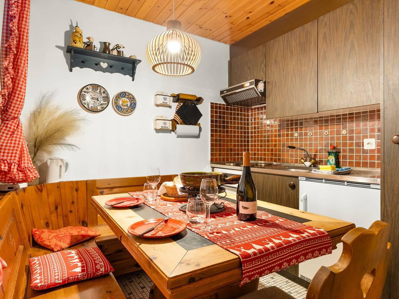 Vakantieappartement met speeltuin en 1 slaapkamer en balkon in Ernen, Aletsch Arena, Zwitserland voor 2 personen foto 5