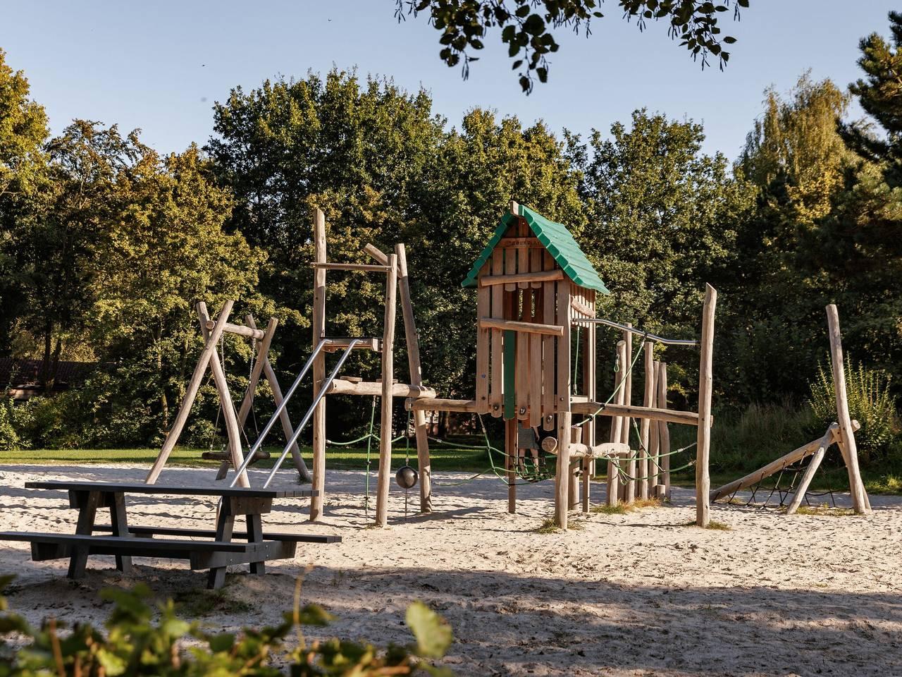 Villa in Weerterbergen met privé sauna in Weert, Limburg, Nederland voor 16 personen foto 24