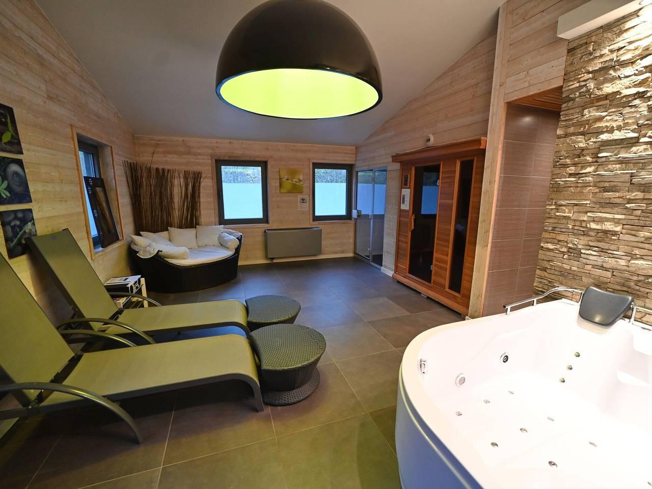 Vakantiehuis in Ardennen met Wellness in Marche-en-Famenne, Provincie Luxemburg, België voor 18 personen foto 24